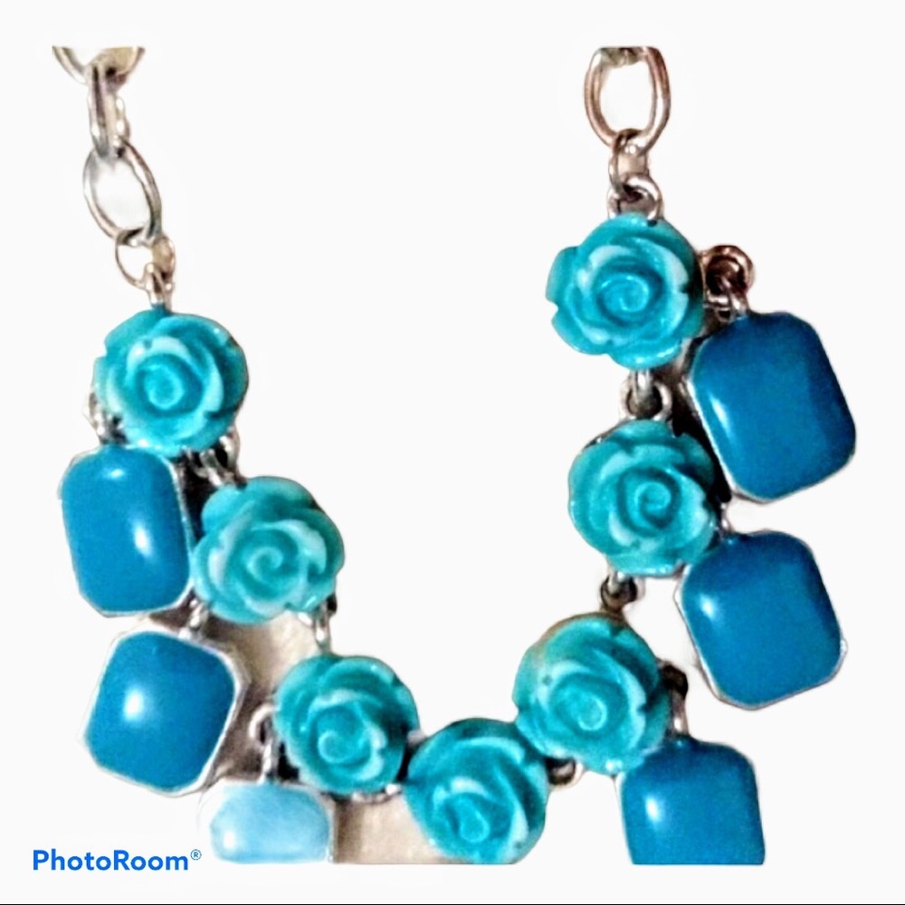 Blue Roses Necklace Turquoise color